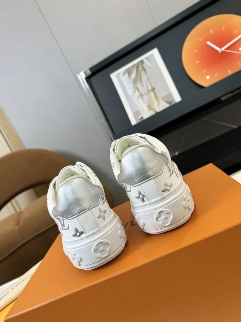 Minimalist Louis Vuitton Low Shoes 33326