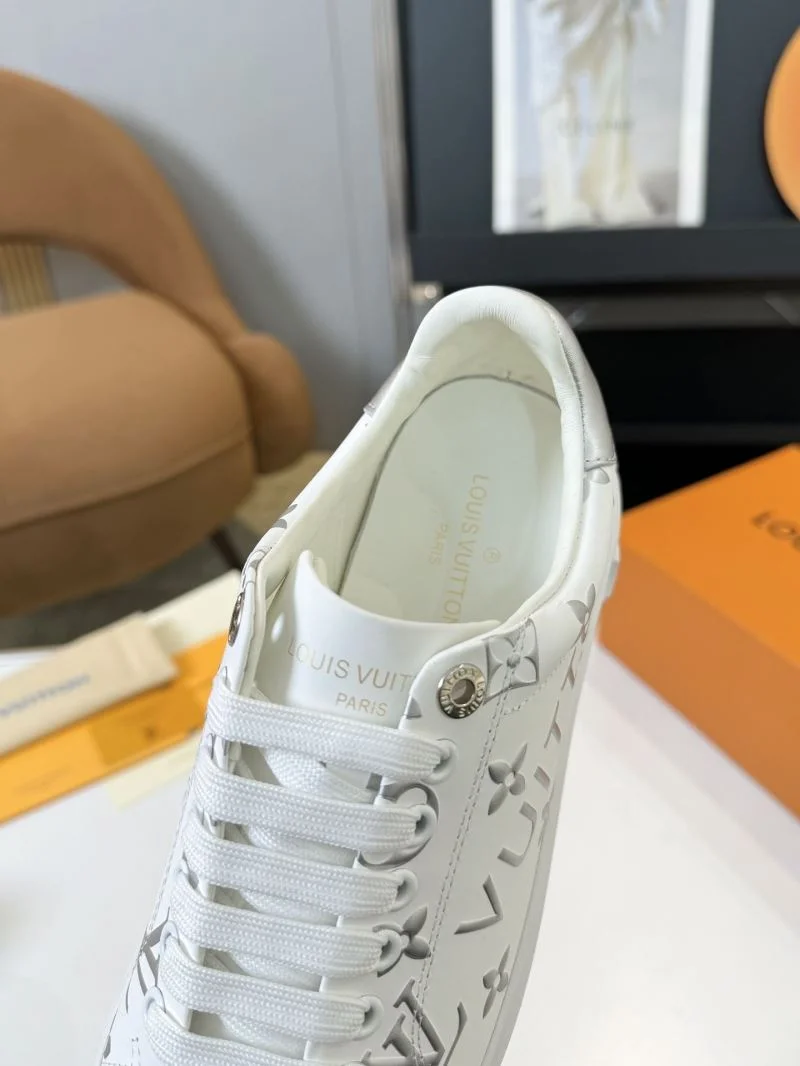 Minimalist Louis Vuitton Low Shoes 33326