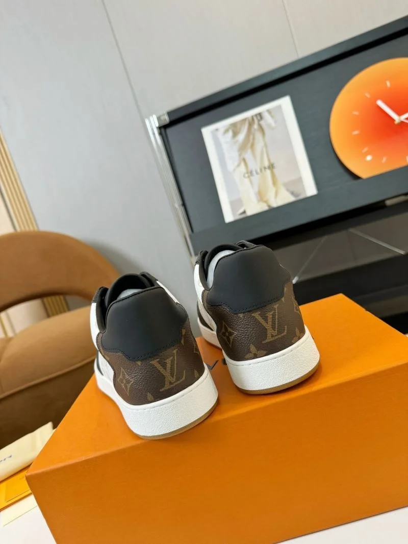 ComfortFit Louis Vuitton Low Shoes 33325