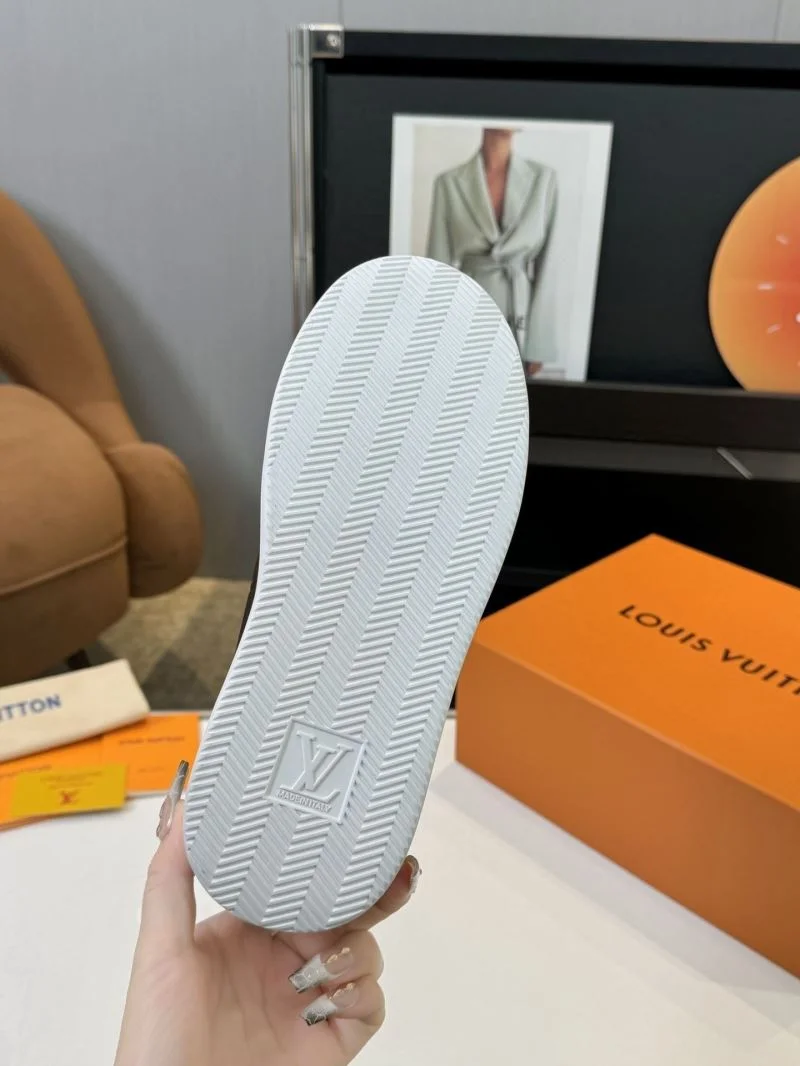 Comfortable Louis Vuitton Low Shoes 33324
