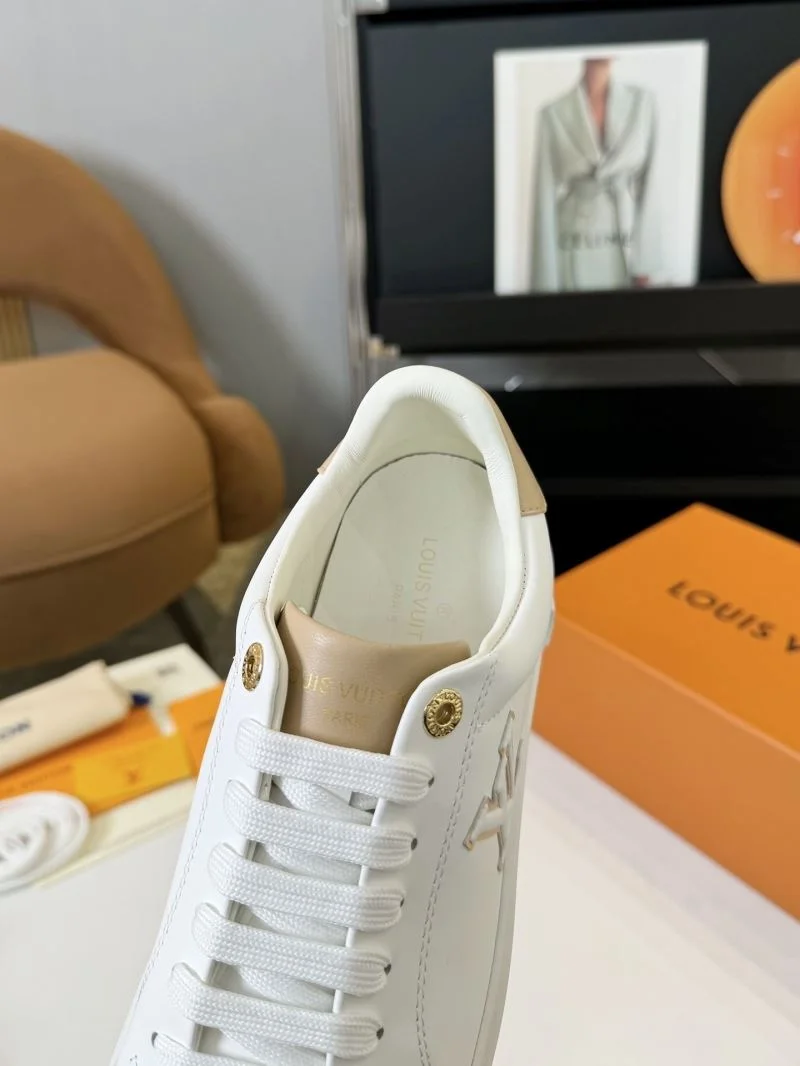 Louis Vuitton Low Shoes Practical 33329