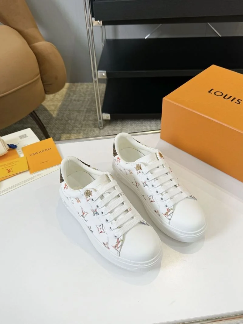 Louis Vuitton Low Shoes Compact 33320