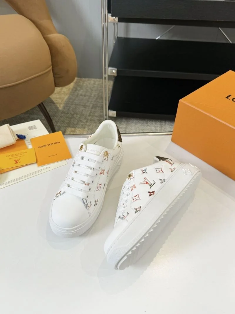 Louis Vuitton Low Shoes Compact 33320