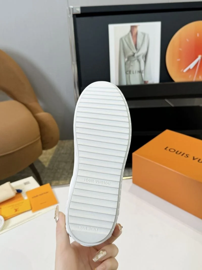 Louis Vuitton Low Shoes Compact 33320