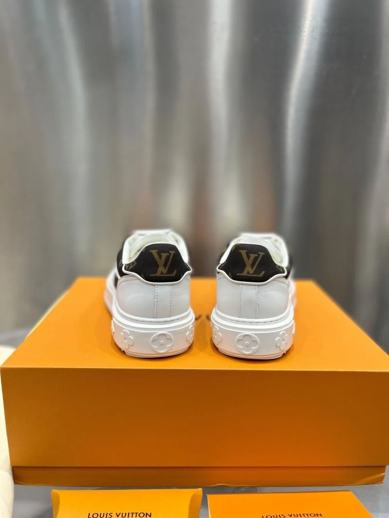 Classic Louis Vuitton Low Shoes 31231