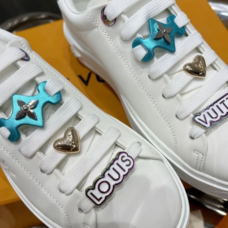 Stylish Louis Vuitton Low Shoes 31211