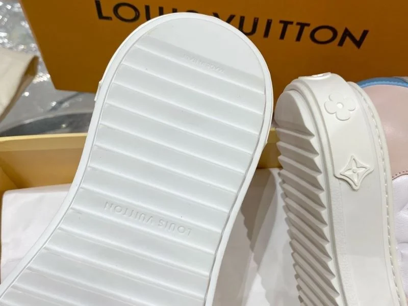 Durable Louis Vuitton Low Shoes 31221
