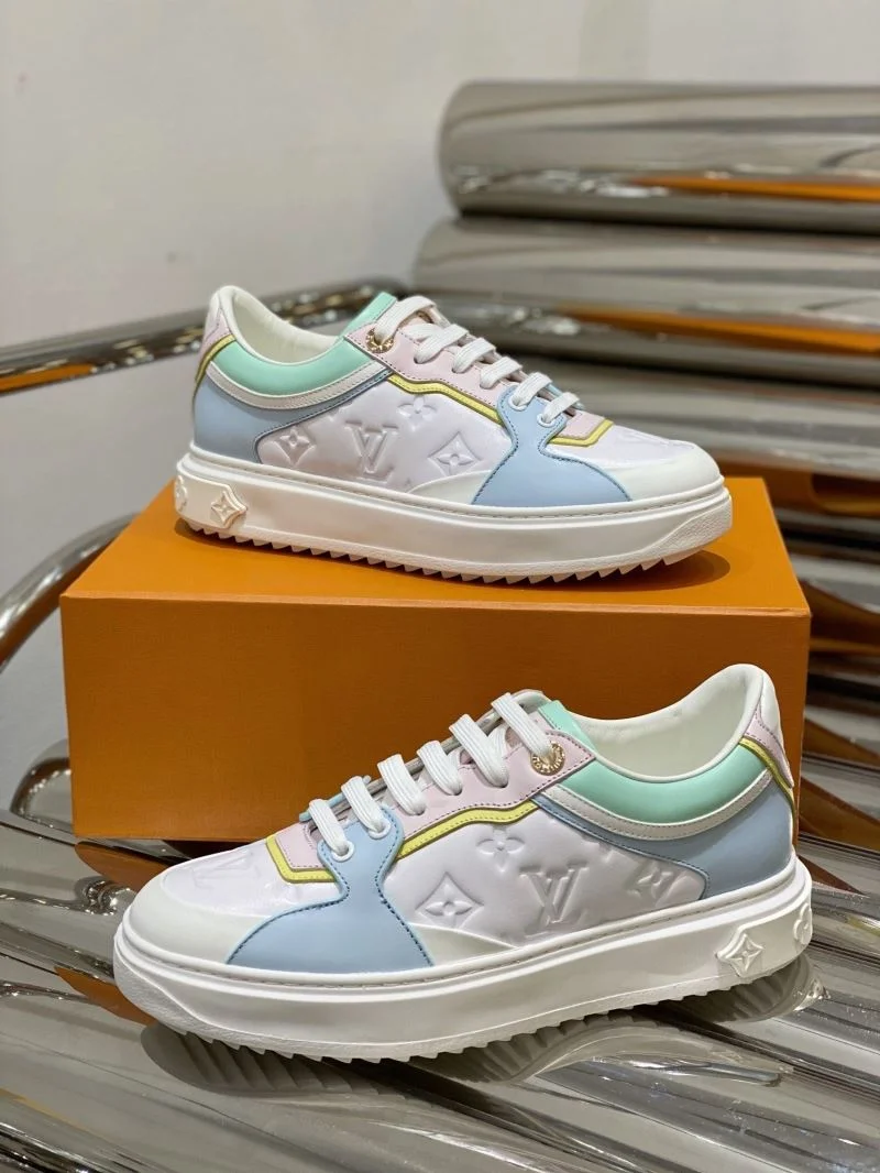 Louis Vuitton Low Shoes Trendsetting 31206