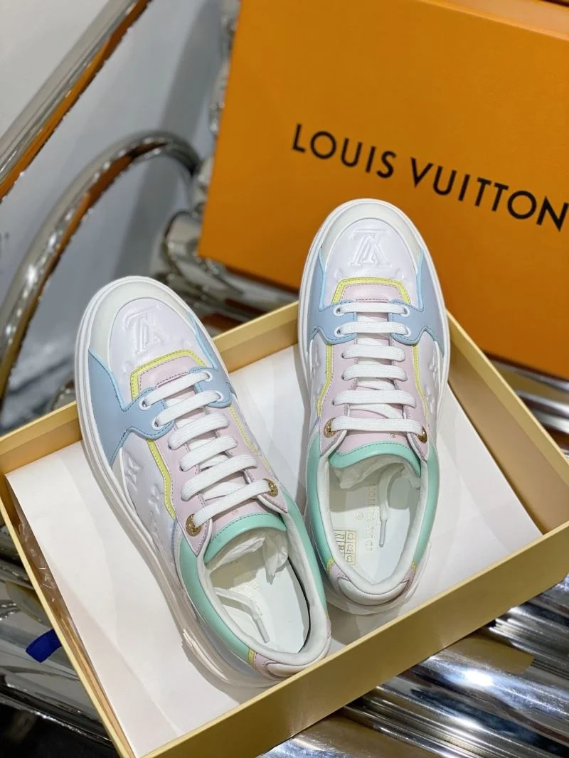 Louis Vuitton Low Shoes Trendsetting 31206