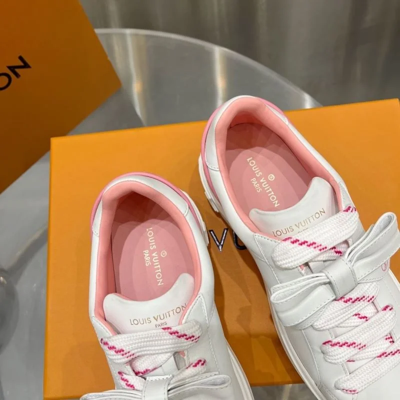 Bold Louis Vuitton Low Shoes 31208