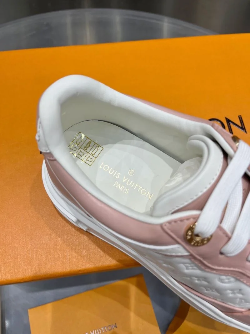 Louis Vuitton Low Shoes Elegant 31204