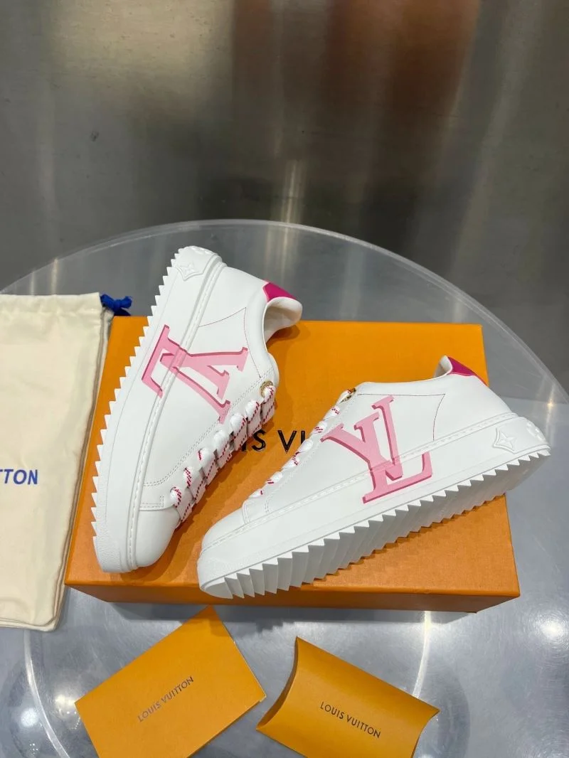Classic Louis Vuitton Low Shoes 31215