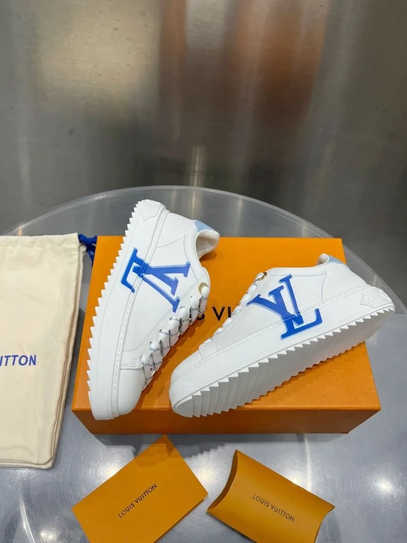 Sleek Louis Vuitton Low Shoes 31216