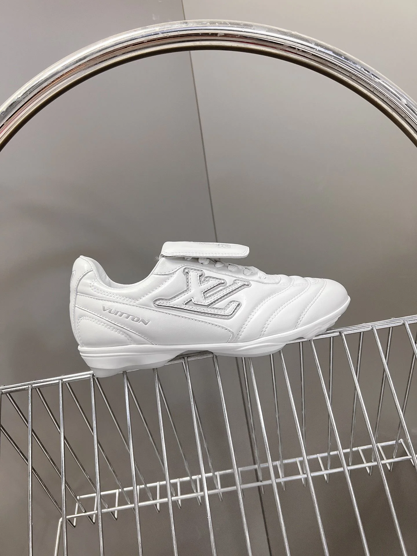 Louis Vuitton Low Shoes Effortless 31226