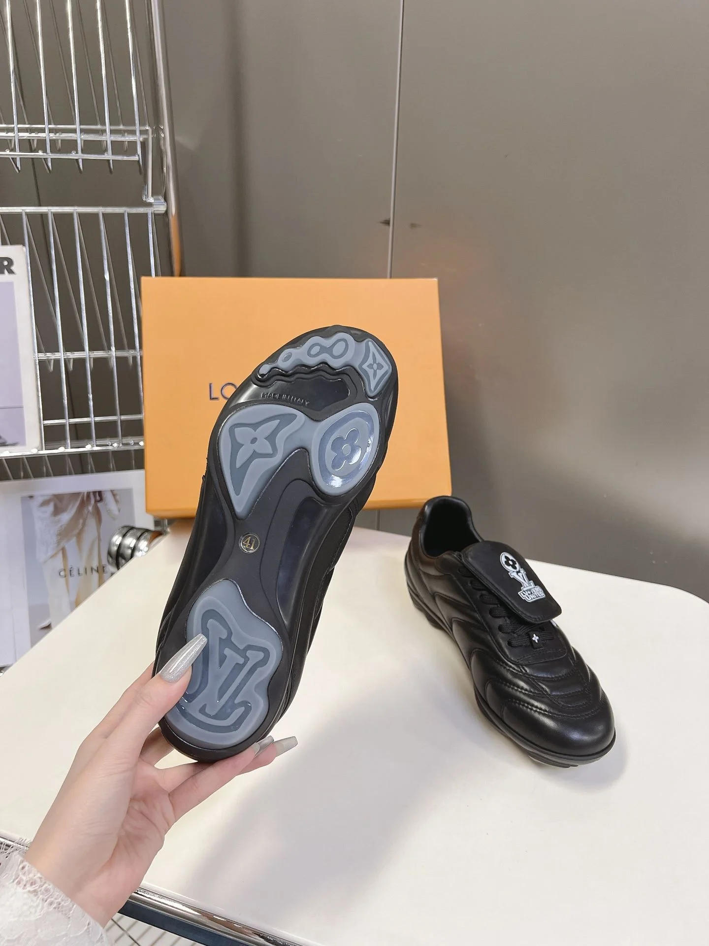 Louis Vuitton Low Shoes EyeCatching 31222