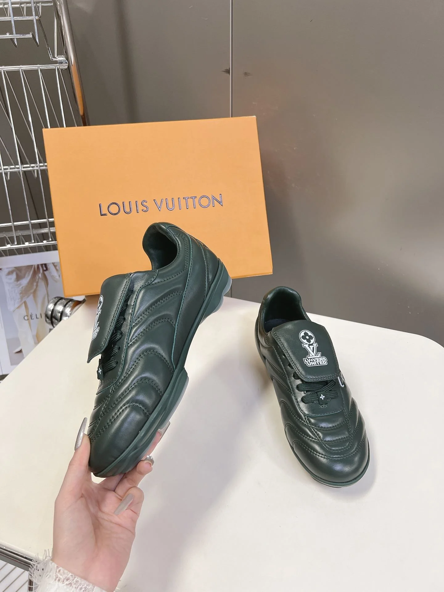 Louis Vuitton Low Shoes Original 31219