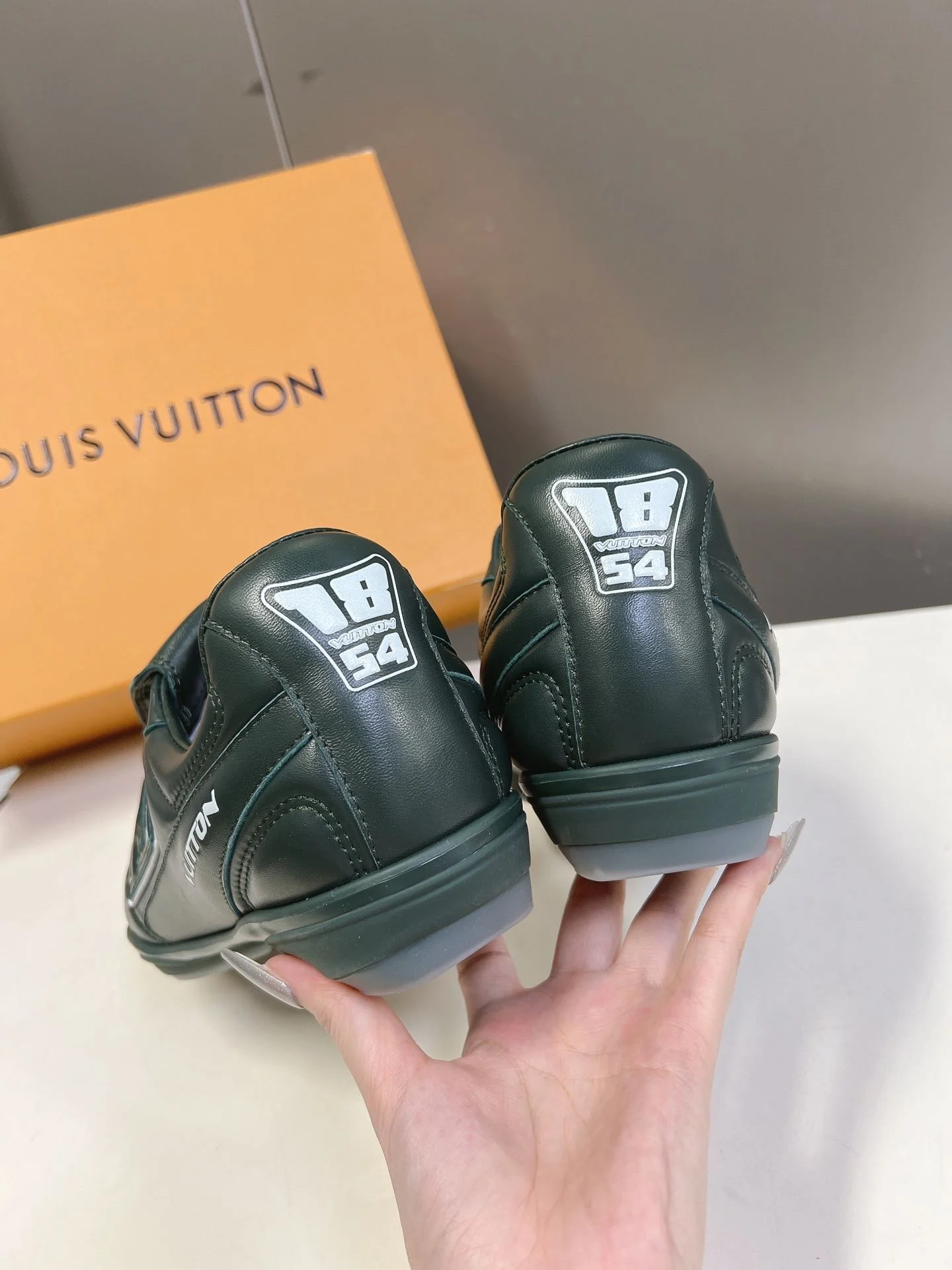 Louis Vuitton Low Shoes Original 31219