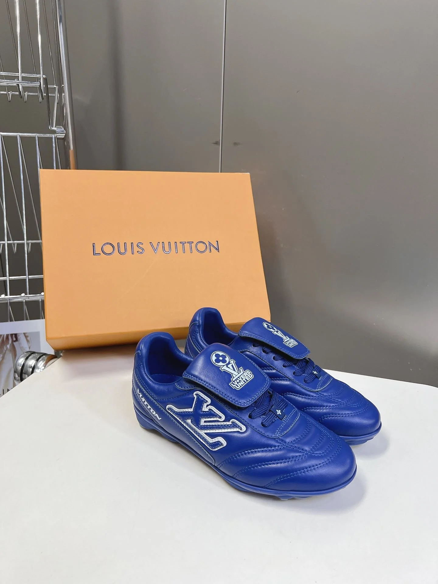 Louis Vuitton Low Shoes Lightweight 31227