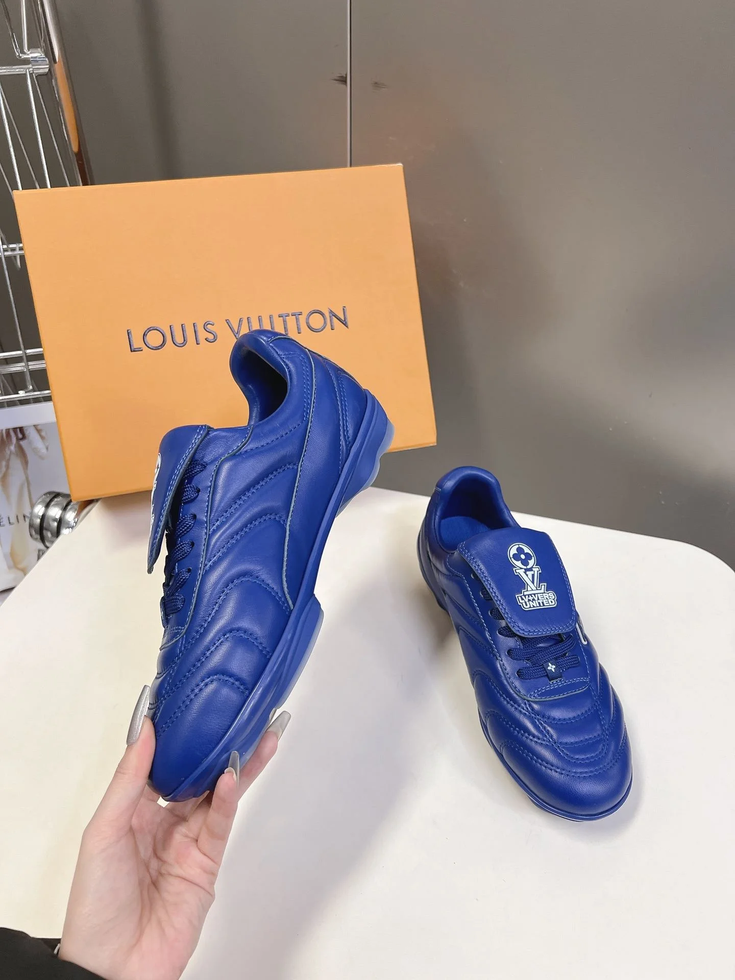 Louis Vuitton Low Shoes Lightweight 31227