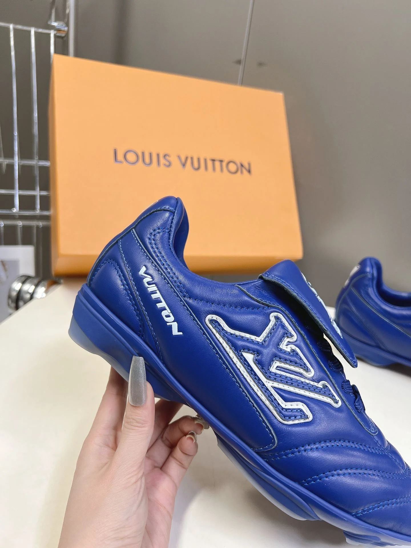 Louis Vuitton Low Shoes Lightweight 31227