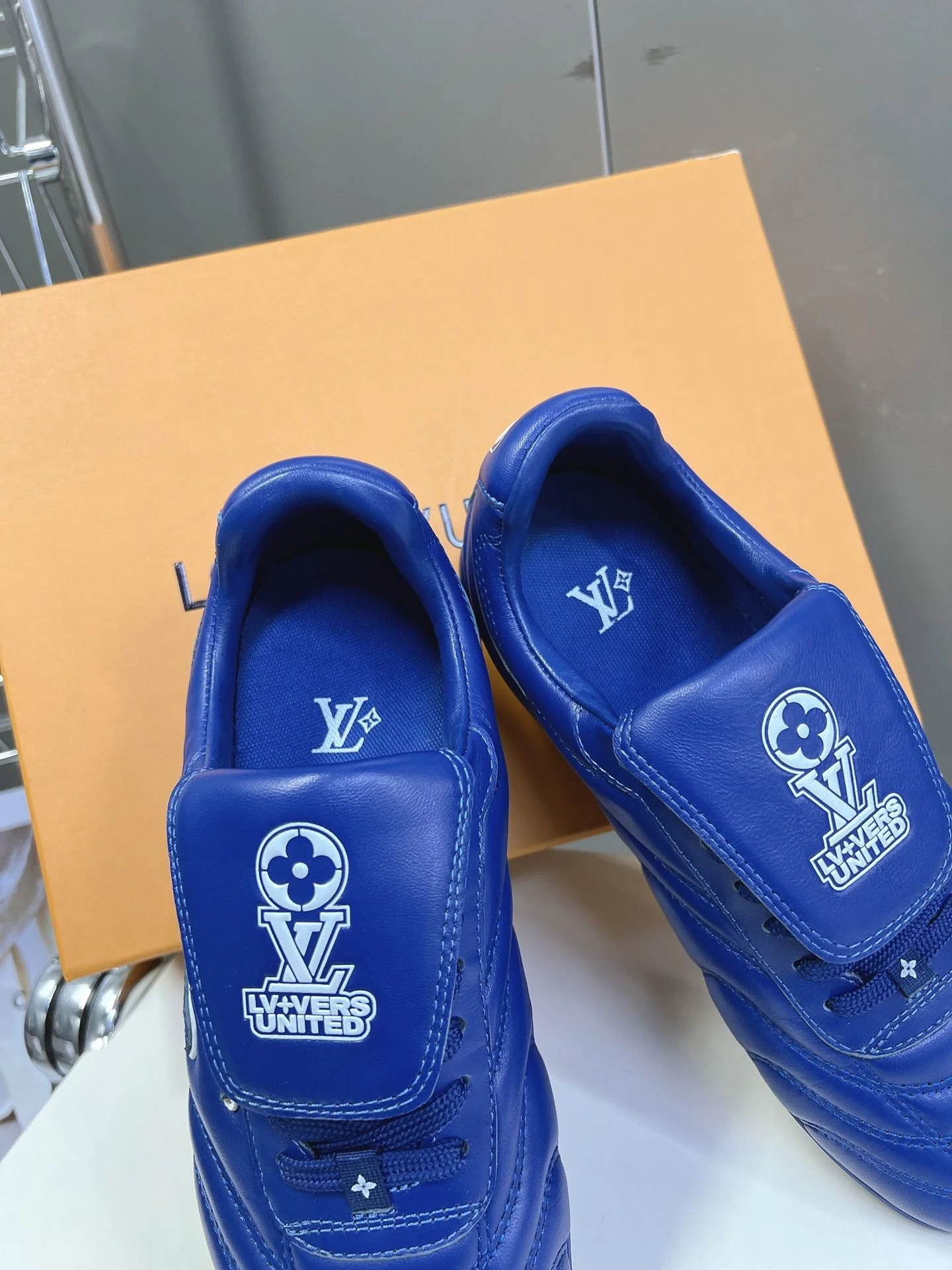 Louis Vuitton Low Shoes Lightweight 31227