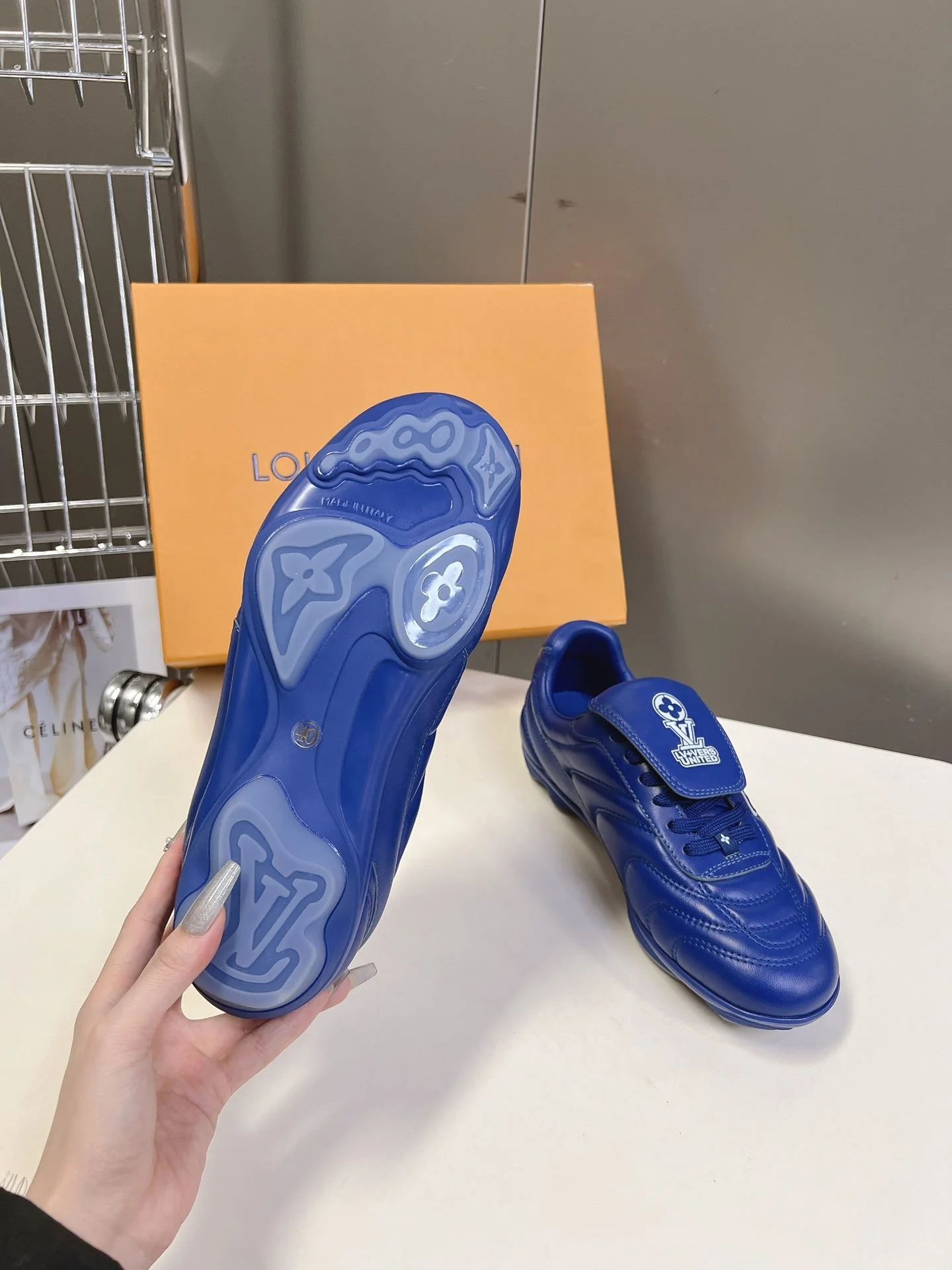 Louis Vuitton Low Shoes Lightweight 31227