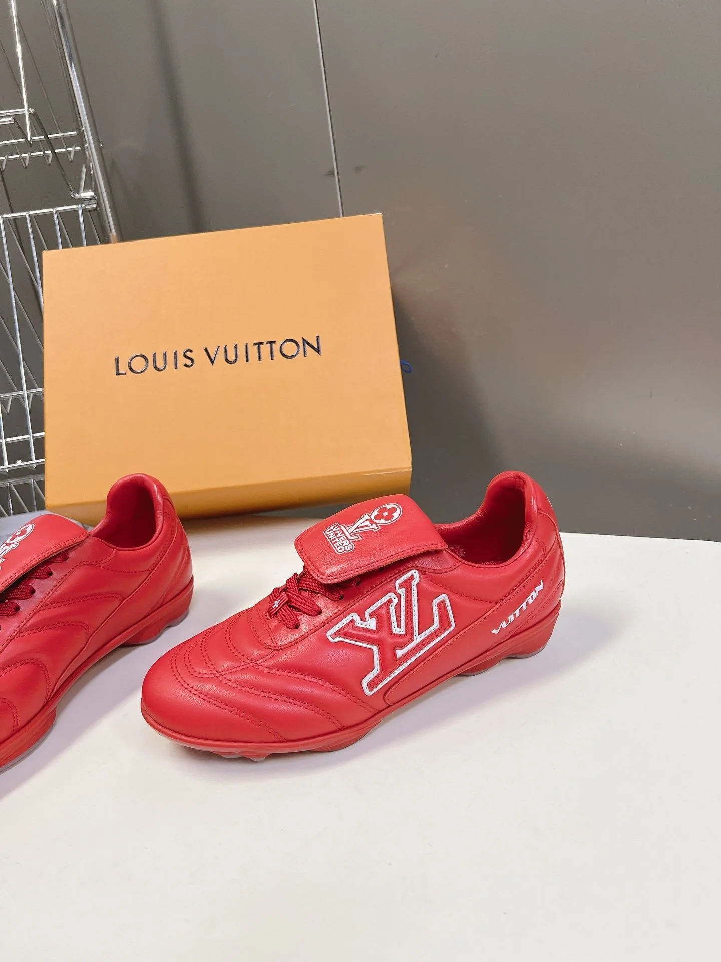 Louis Vuitton Low Shoes WaterResistant 31224