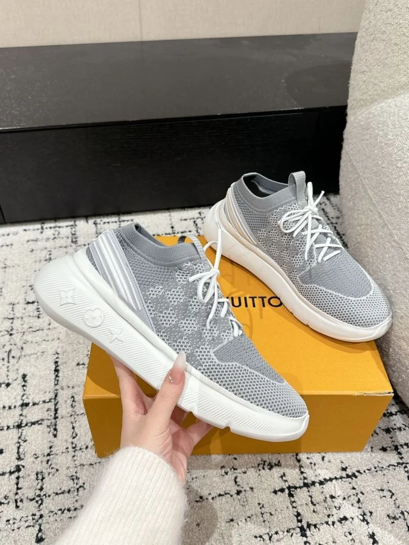 Fashionable Louis Vuitton Low Shoes 31212
