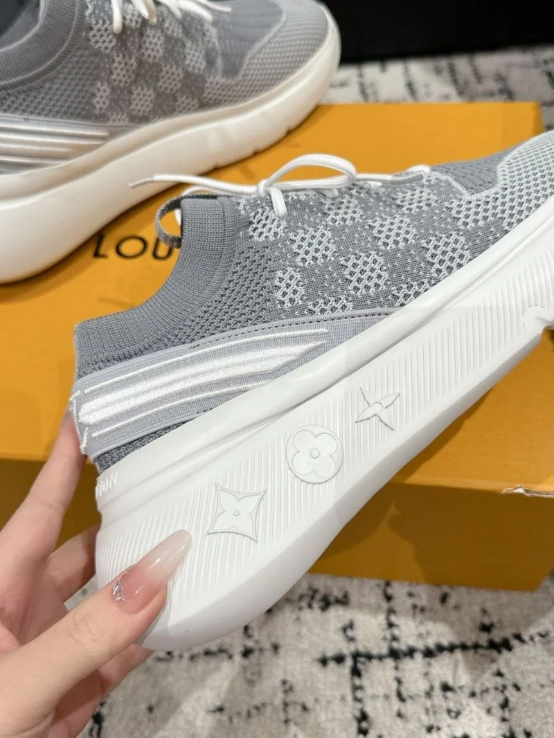 Fashionable Louis Vuitton Low Shoes 31212