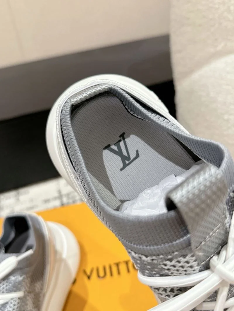 Fashionable Louis Vuitton Low Shoes 31212