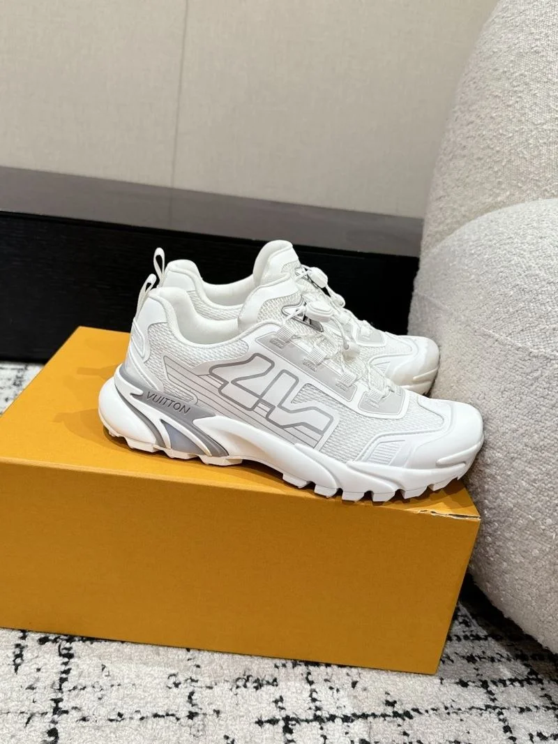 Louis Vuitton Low Shoes Trendsetting 31200