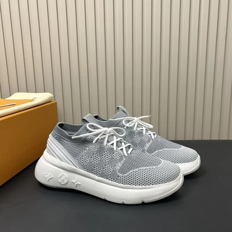 Durable Louis Vuitton Low Shoes 31207