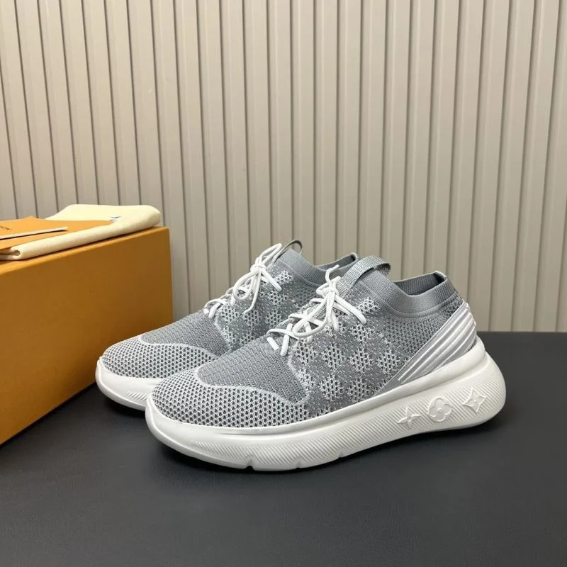 Durable Louis Vuitton Low Shoes 31207