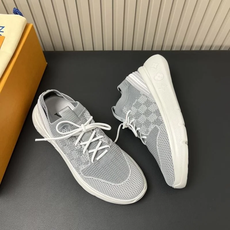 Durable Louis Vuitton Low Shoes 31207