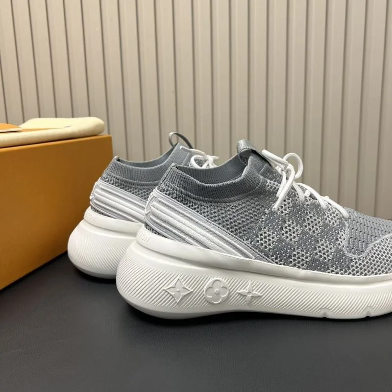 Durable Louis Vuitton Low Shoes 31207