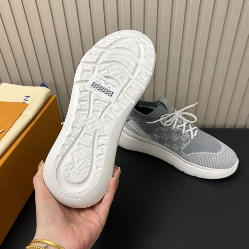 Durable Louis Vuitton Low Shoes 31207