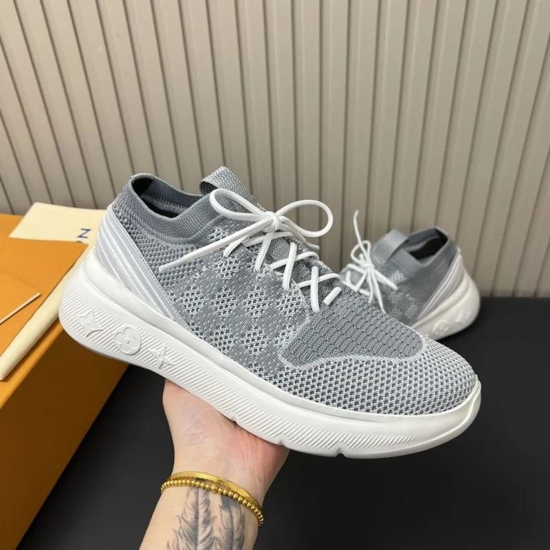 Durable Louis Vuitton Low Shoes 31207