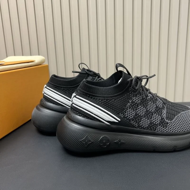 TechFriendly Louis Vuitton Low Shoes 31194