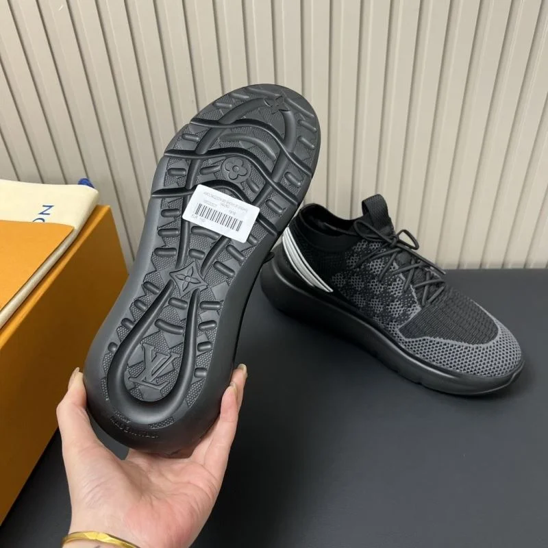TechFriendly Louis Vuitton Low Shoes 31194