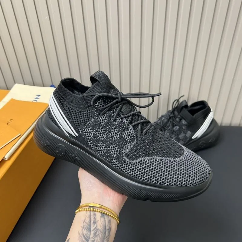 TechFriendly Louis Vuitton Low Shoes 31194