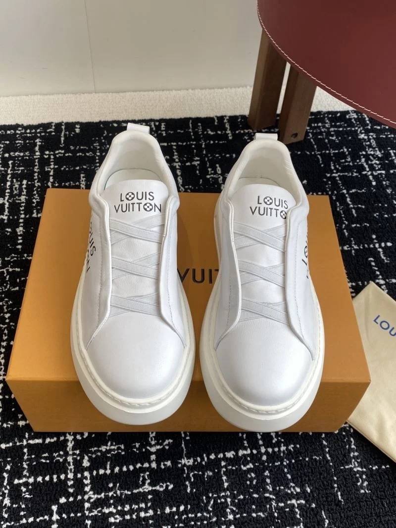 Compact Louis Vuitton Low Shoes 31170