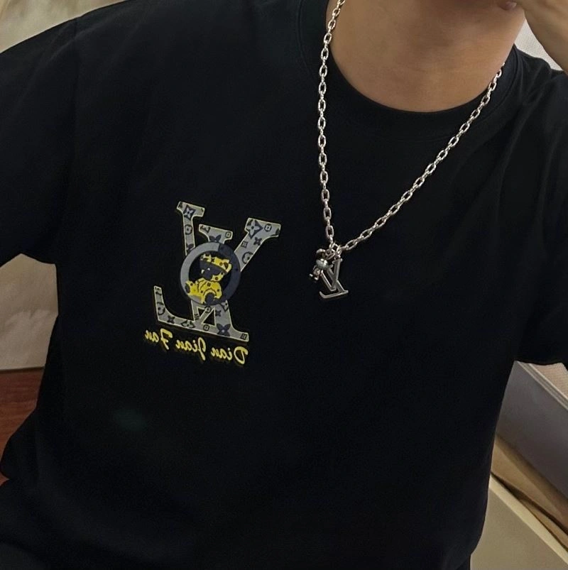 Louis Vuitton Necklaces Flexible 251382