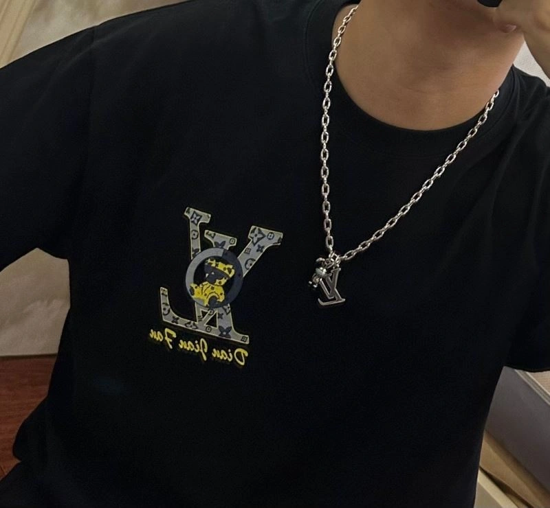 Louis Vuitton Necklaces Flexible 251382