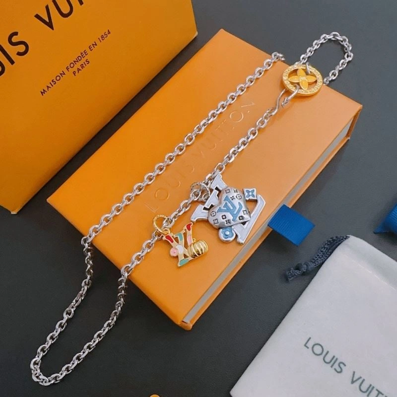 Louis Vuitton Necklaces Fashionable 251378