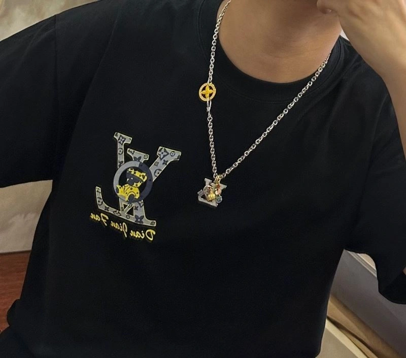 Louis Vuitton Necklaces Fashionable 251378