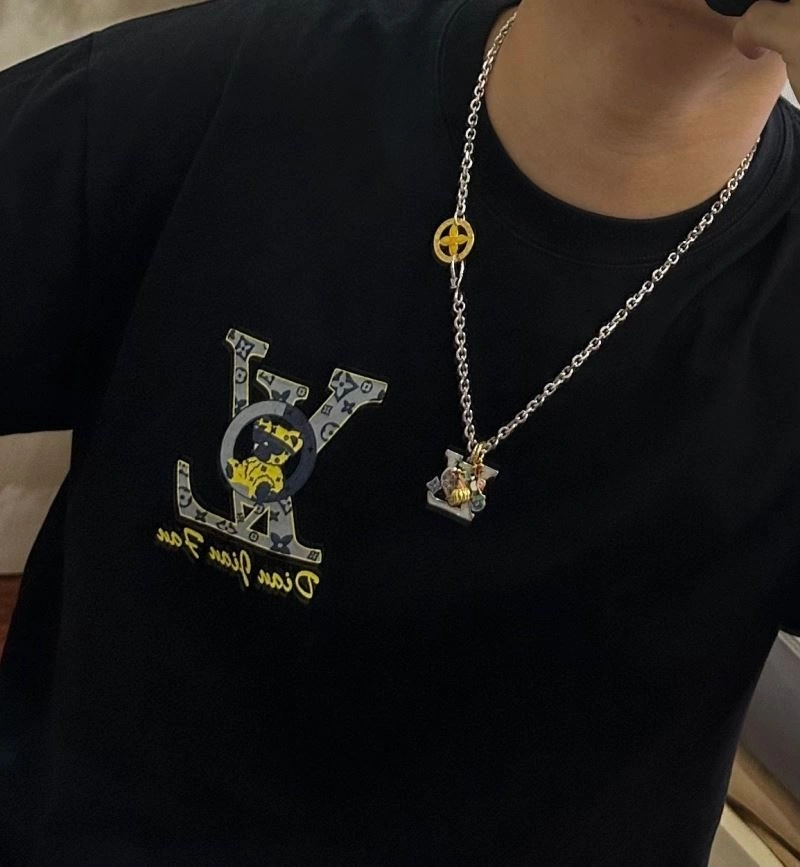 Louis Vuitton Necklaces Fashionable 251378