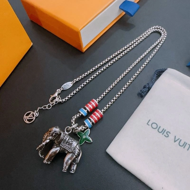Bold Louis Vuitton Necklaces 251380