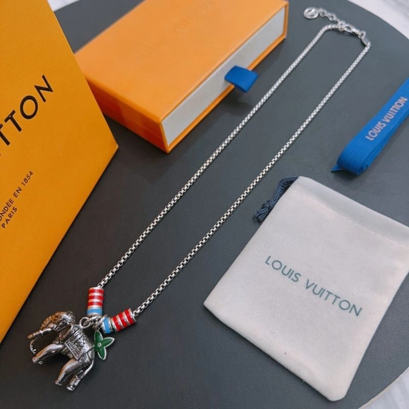 Bold Louis Vuitton Necklaces 251380