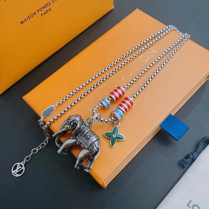 Bold Louis Vuitton Necklaces 251380