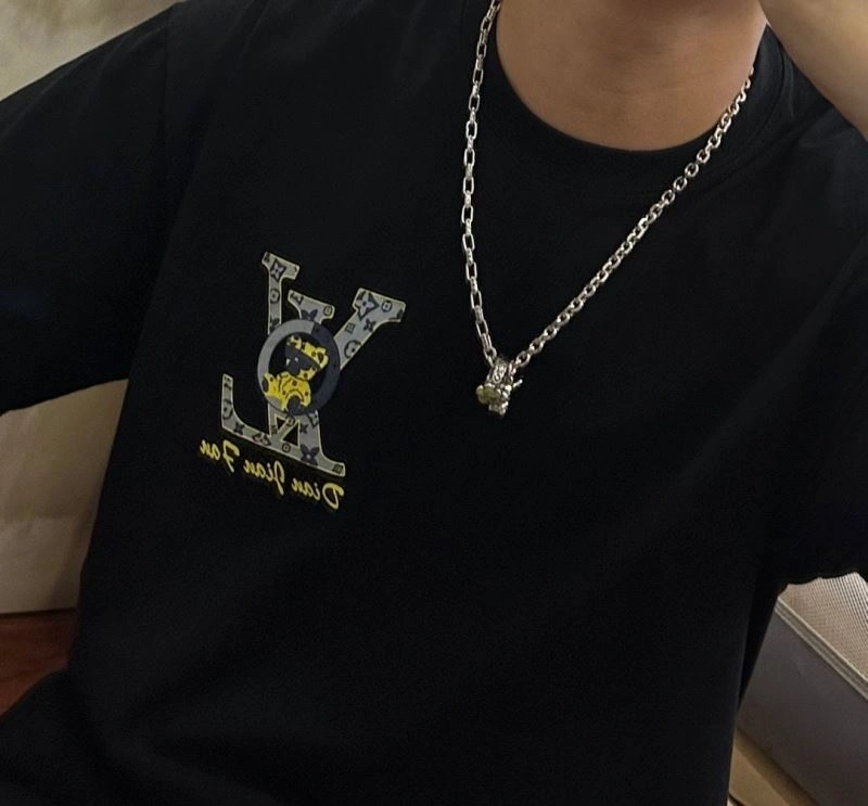 MultiPurpose Louis Vuitton Necklaces 251372